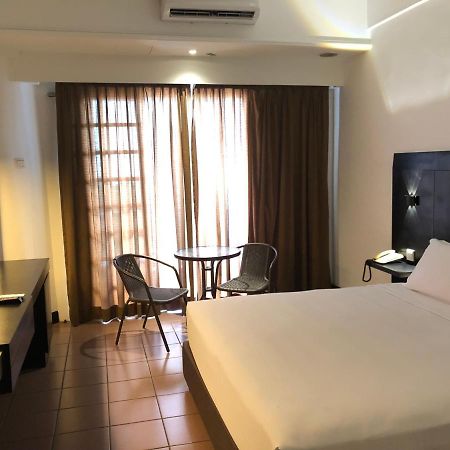 Flamingo Hotel By The Lake, Kuala Lumpur Ампанг Екстериор снимка